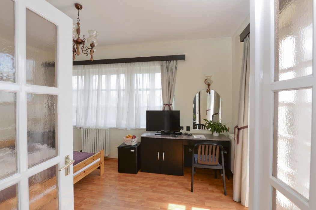 Budai Hotel Будапеща Екстериор снимка