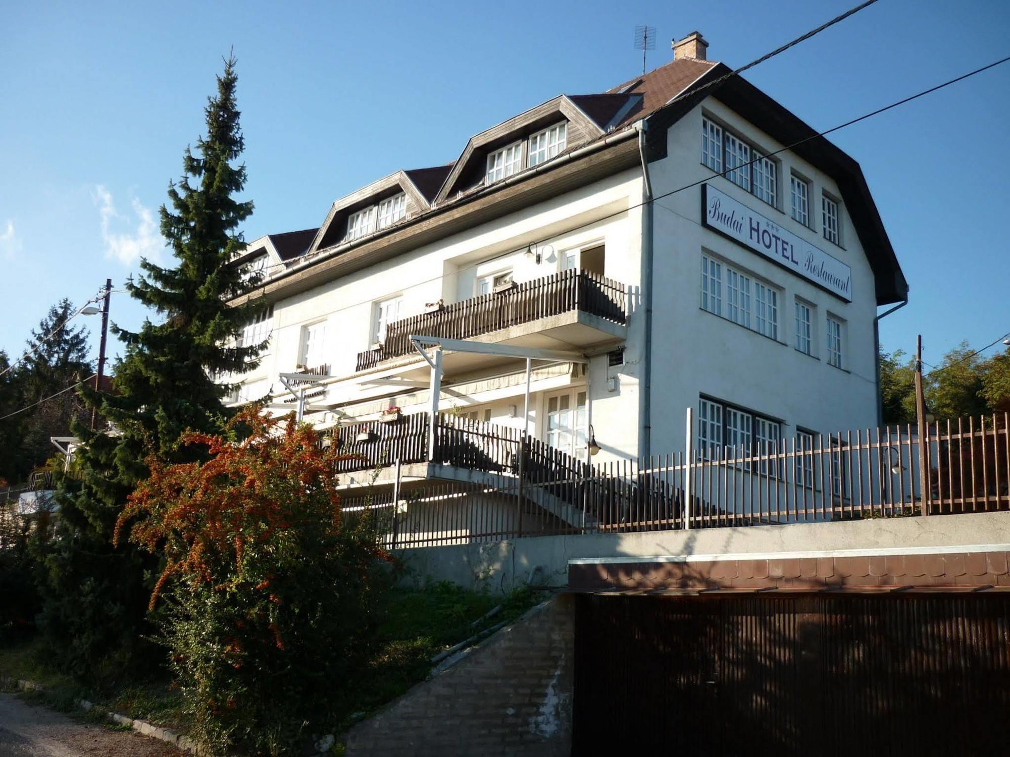 Budai Hotel Будапеща Екстериор снимка