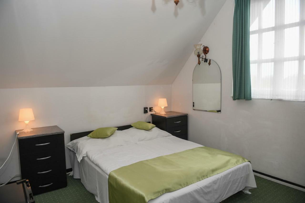Budai Hotel Будапеща Екстериор снимка