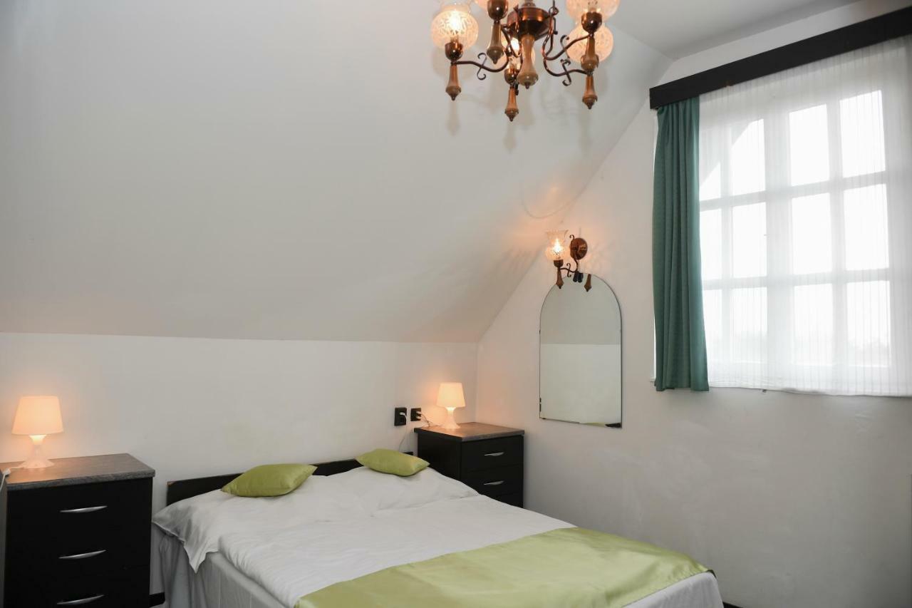 Budai Hotel Будапеща Екстериор снимка